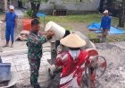 Babinsa Turun Tangan Dalam Pengecoran Jalan, Wujud Kepedulian Terhadap Pembangunan Desa