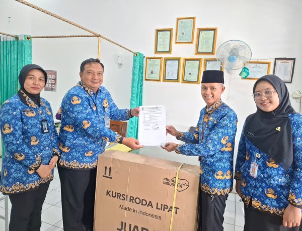 RUTAN DEMAK TERIMA BANTUAN KURSI RODA DARI DINAS SOSIAL KABUPATEN DEMAK